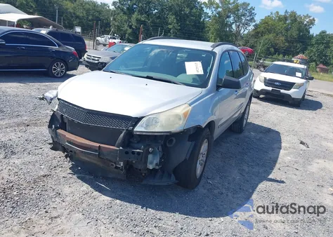 2010 Chevrolet Traverse Ls z USA, uszkodzony, nr VIN 1GNLREED3AS110355